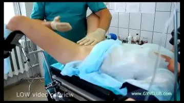 Vue densemble de la salle dexamen dune clinique gynécologique video porno