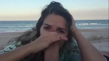 Vidéo porno de fellation de plage pov gorges